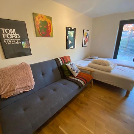 Townhouse On Arlanda Stockholm Metro Line - Easy Checkin Villa Sollentuna Buitenkant foto