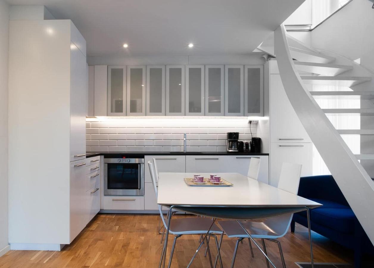 Townhouse On Arlanda Stockholm Metro Line - Easy Checkin Villa Sollentuna Buitenkant foto