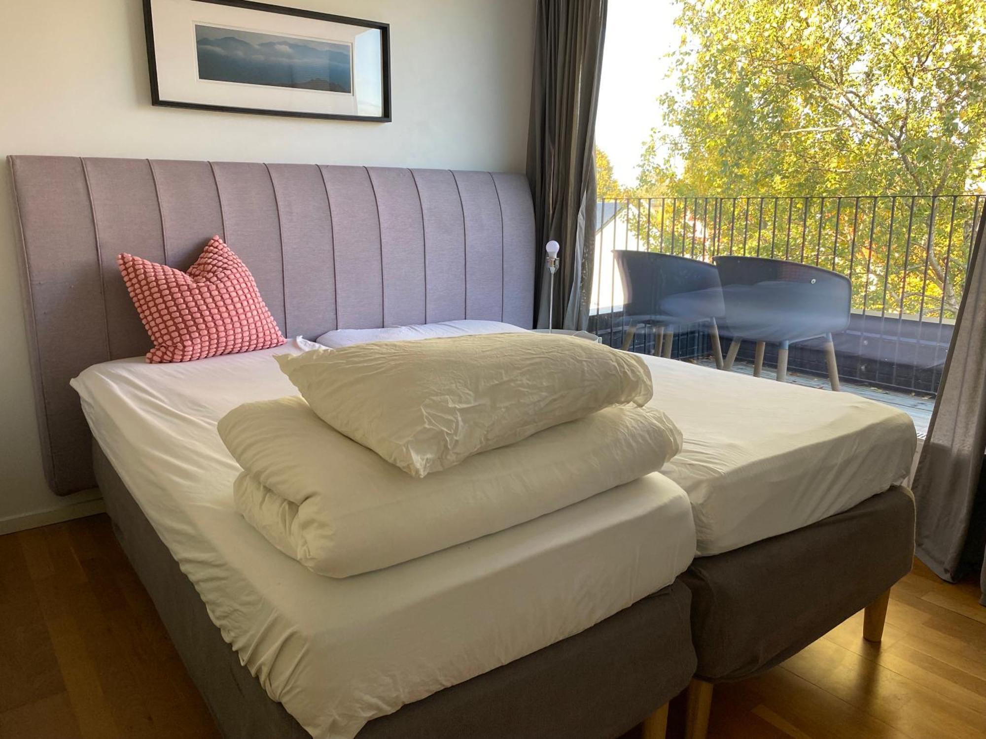 Townhouse On Arlanda Stockholm Metro Line - Easy Checkin Villa Sollentuna Buitenkant foto